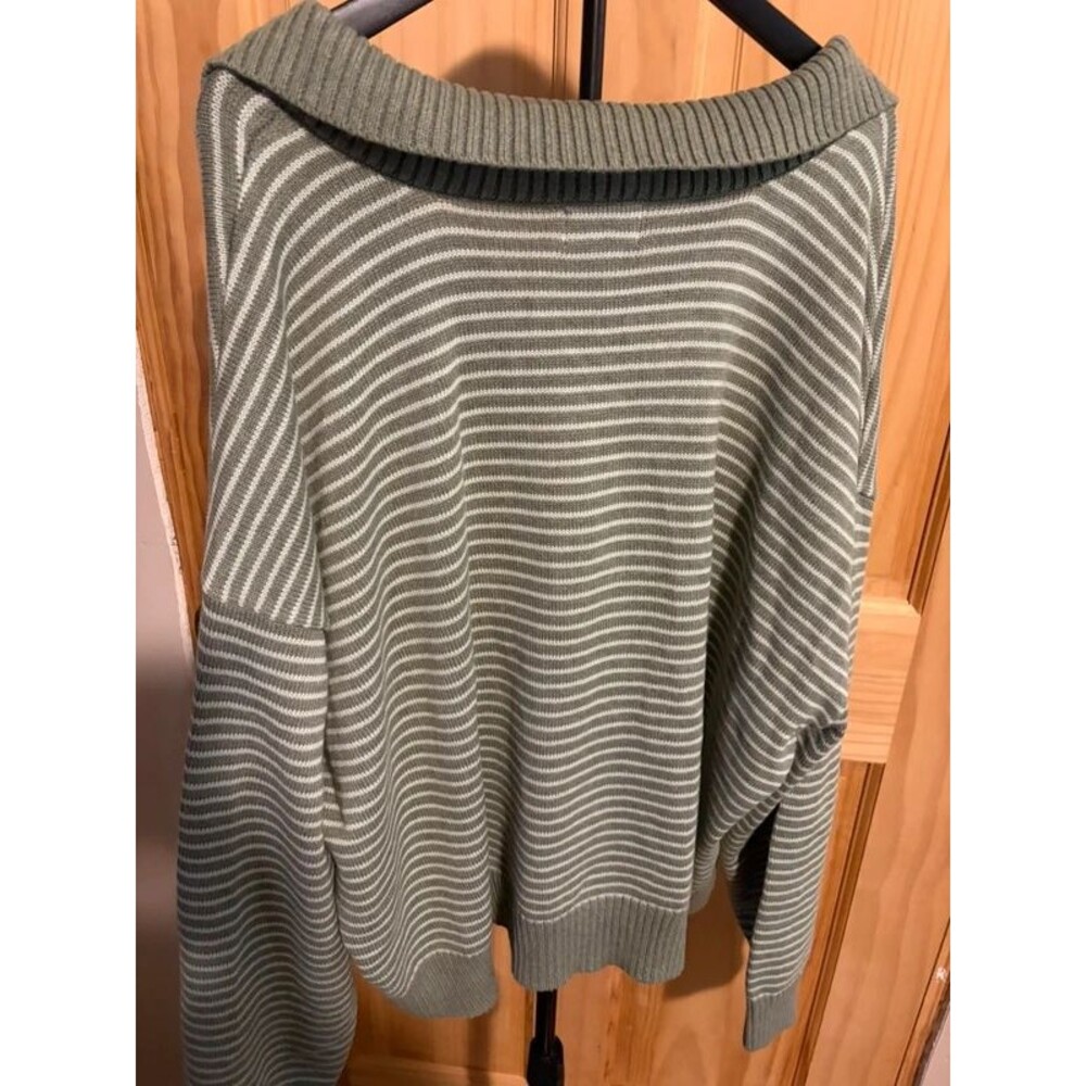 Universal Thread Goods Co. 4x - Picture 4 of 6